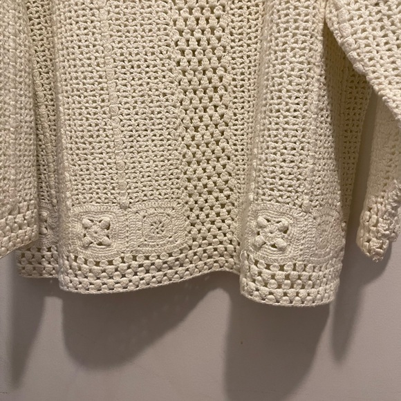 KrissXkross label crotchet sweater in white. Doily sweater lg-xl - Picture 3 of 10